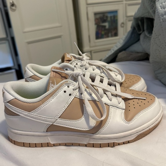Tan Nike Dunks - Picture 1 of 3